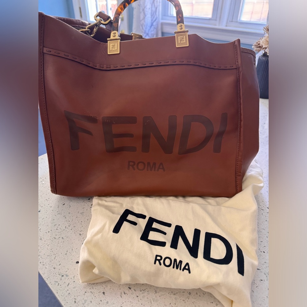 Fendi Sunshine Medium Leather Tote